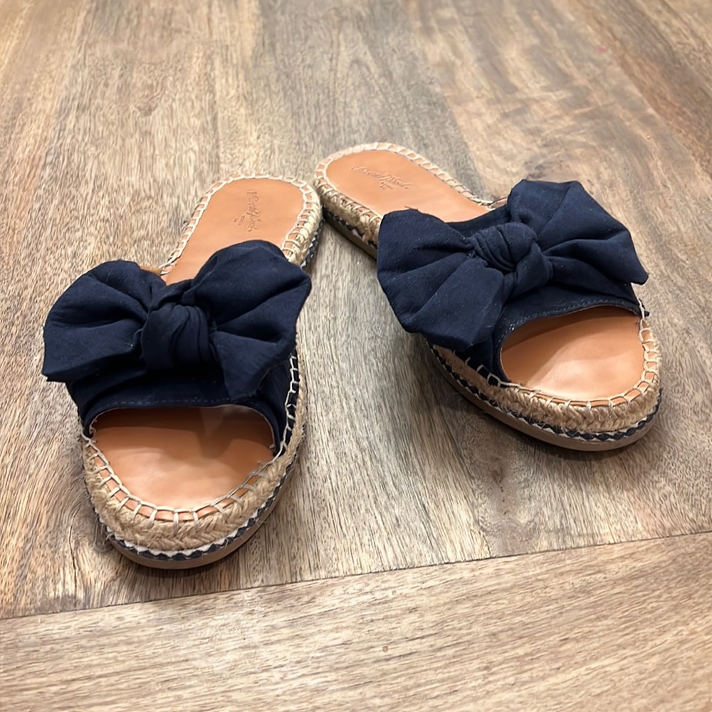 Universal Thread Navy Blue Bow Sandals